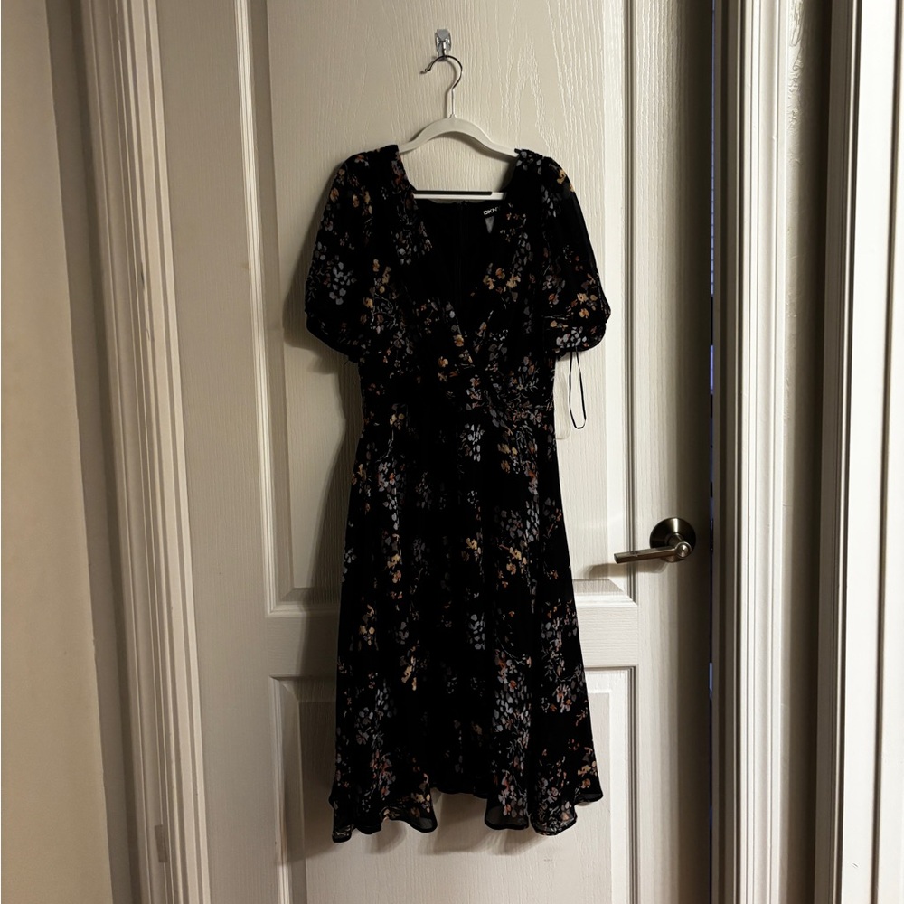 DKNY Navy Floral Midi Dress 💐